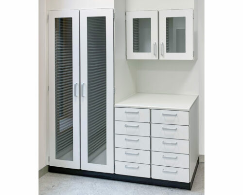 4_Cabinet with glass doors
